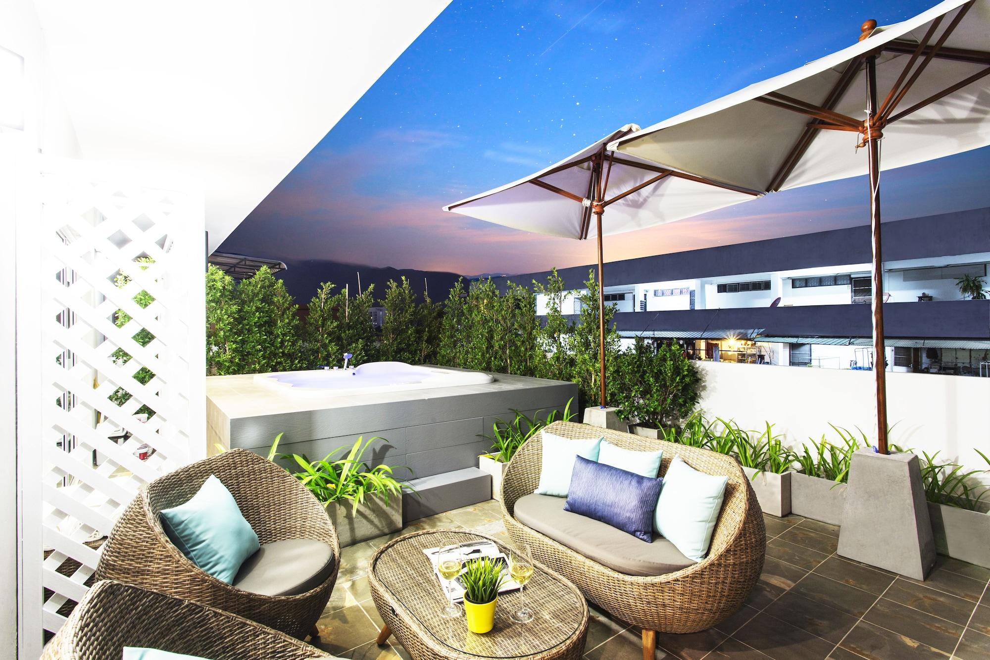 Tolani Nimman Villa Chiang Mai Bagian luar foto