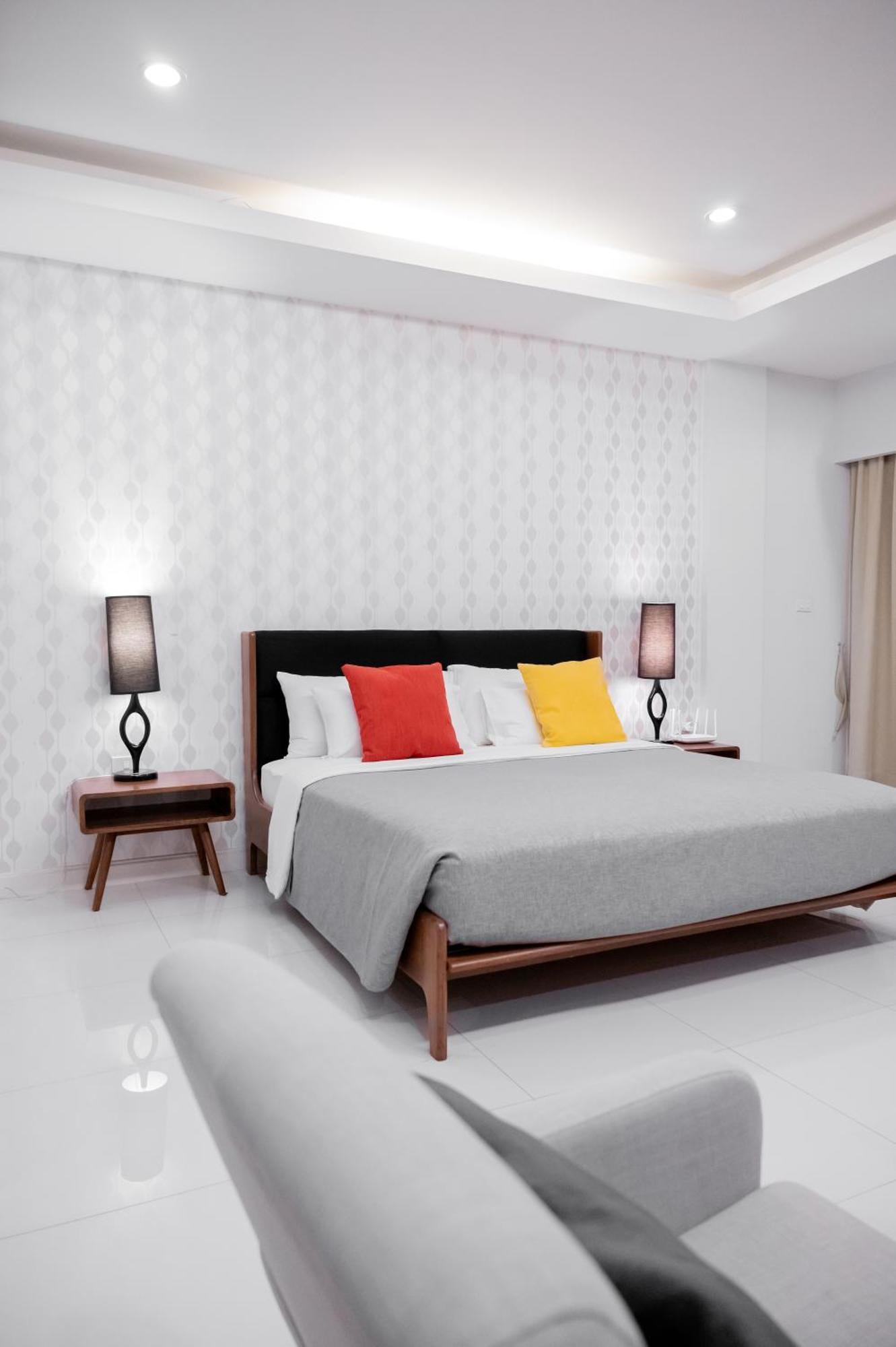 Tolani Nimman Villa Chiang Mai Bagian luar foto
