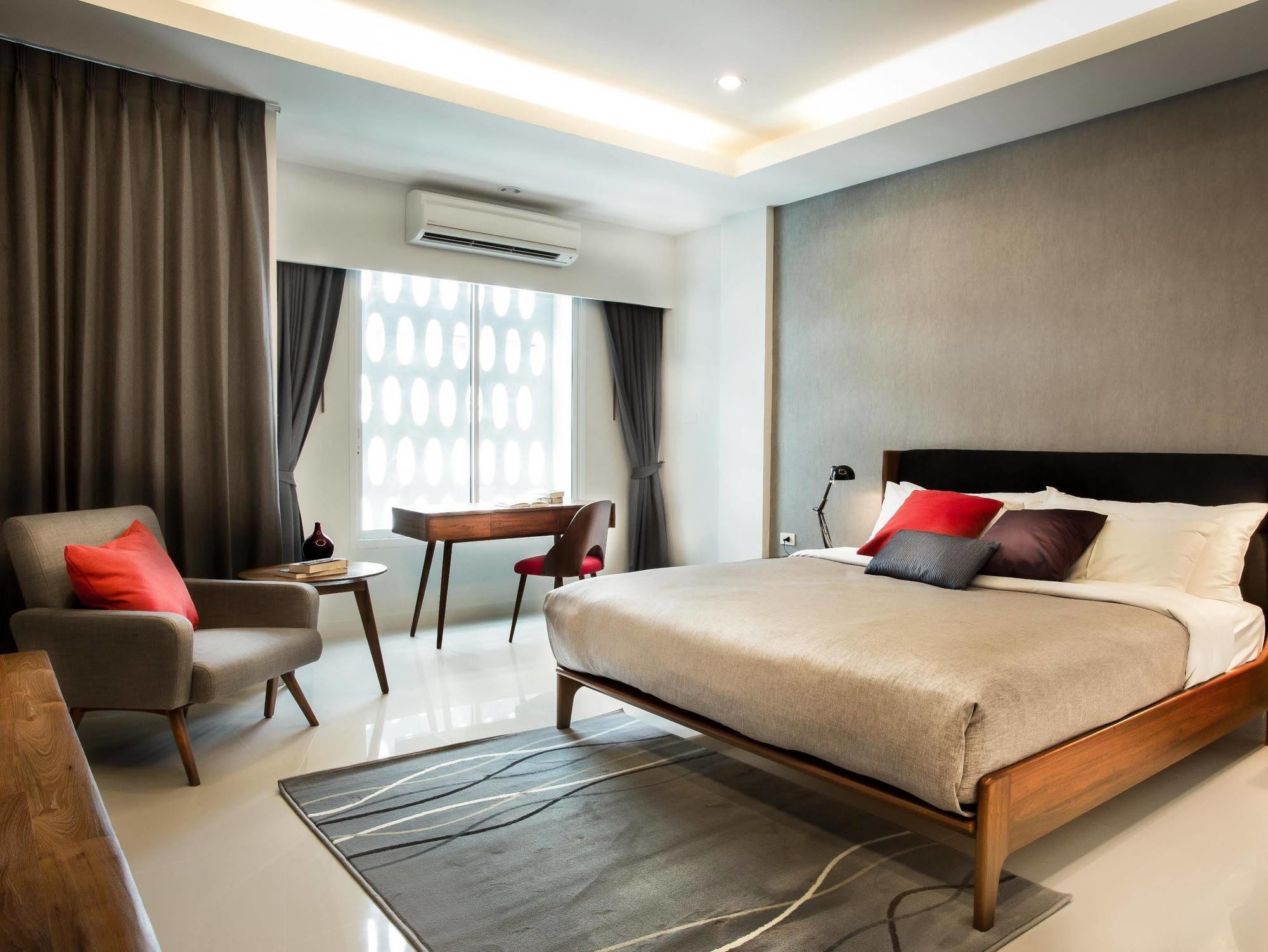 Tolani Nimman Villa Chiang Mai Bagian luar foto